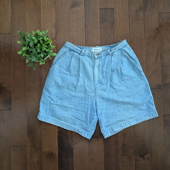 CLASSIC LIGHT WASH VINTAGE DENIM SHORTS - Picture 1 of 4